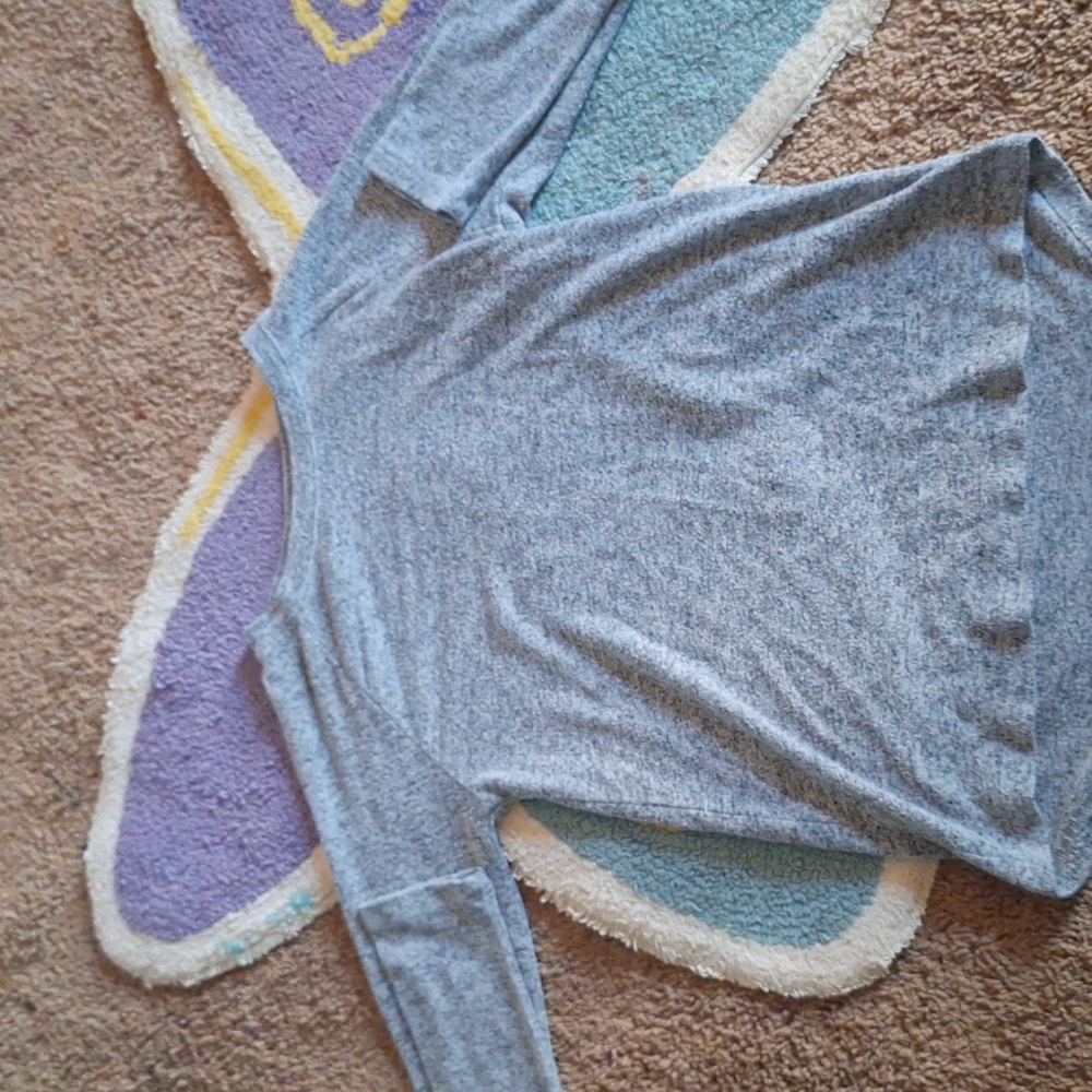 Long-sleeved GAP top